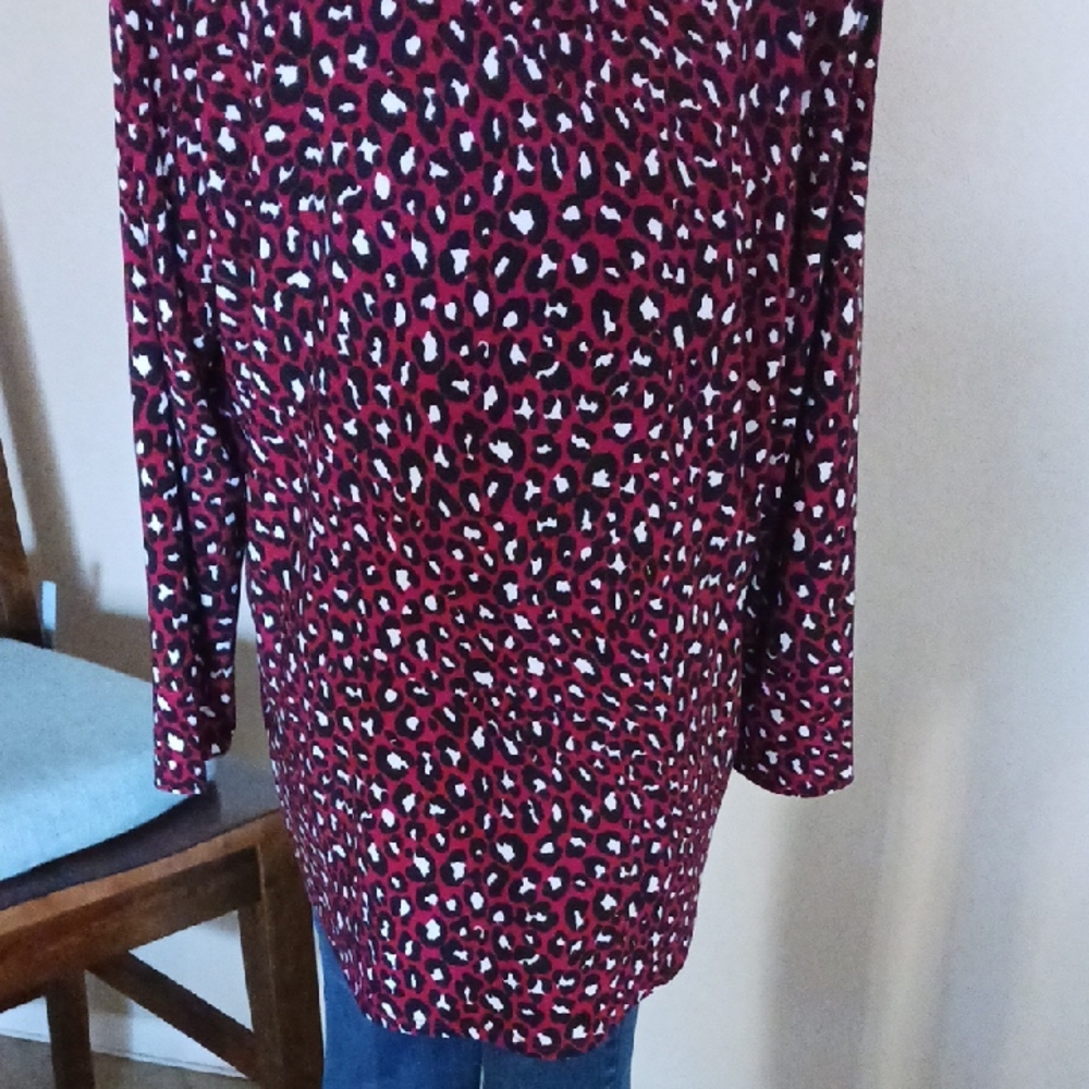 Anne Klein Red and White Patterned Blouse - Picture 8 of 13